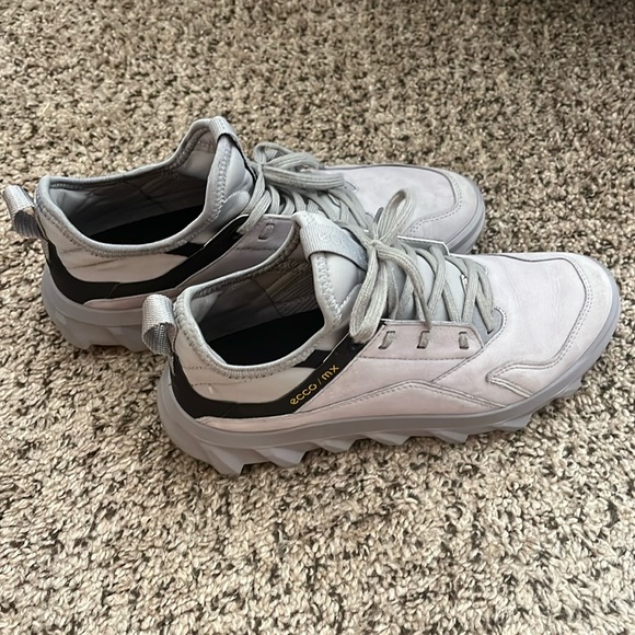 Ecco tennis shoes - Picture 1 of 5